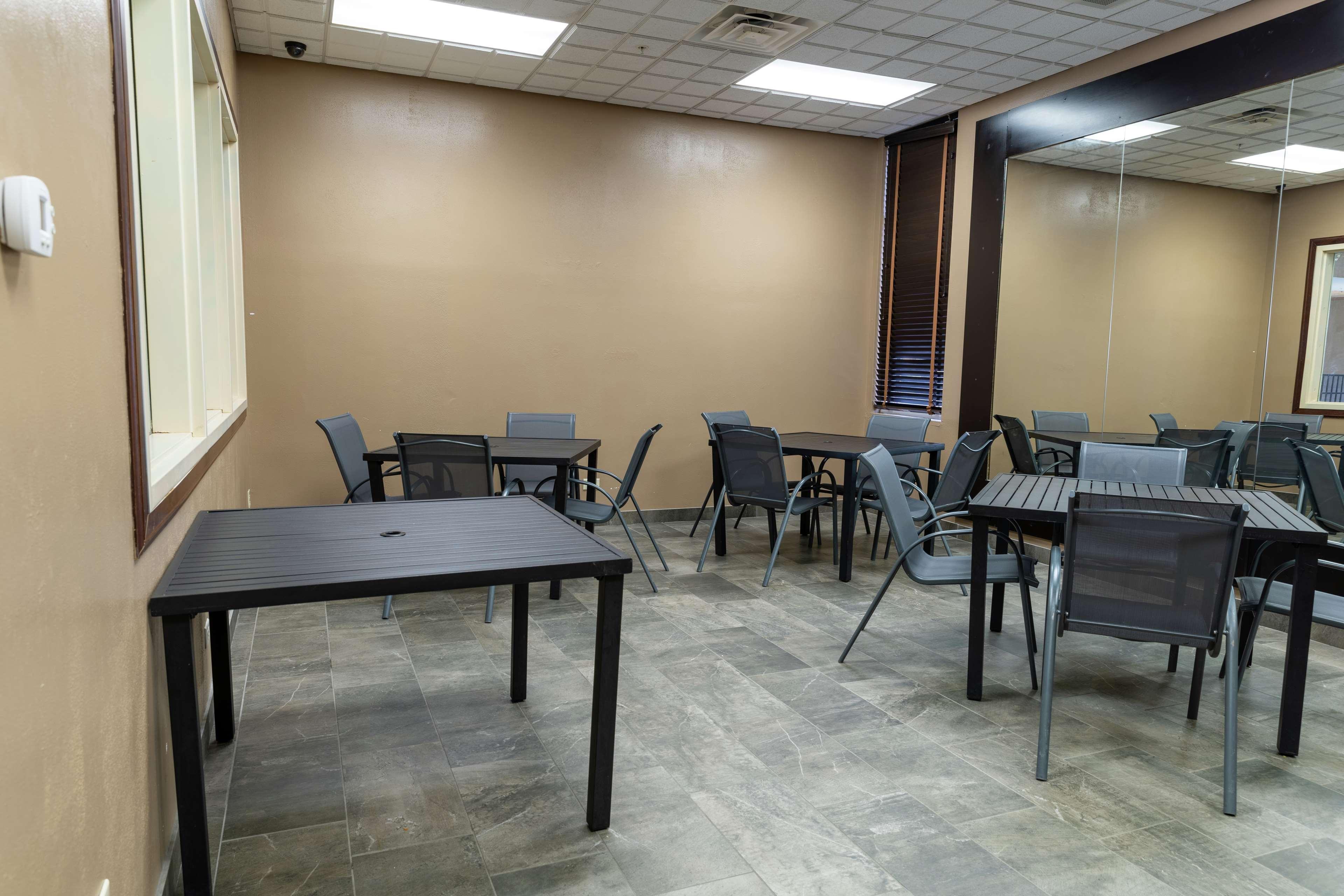Hilton Garden Inn Уест Де Мойн Екстериор снимка