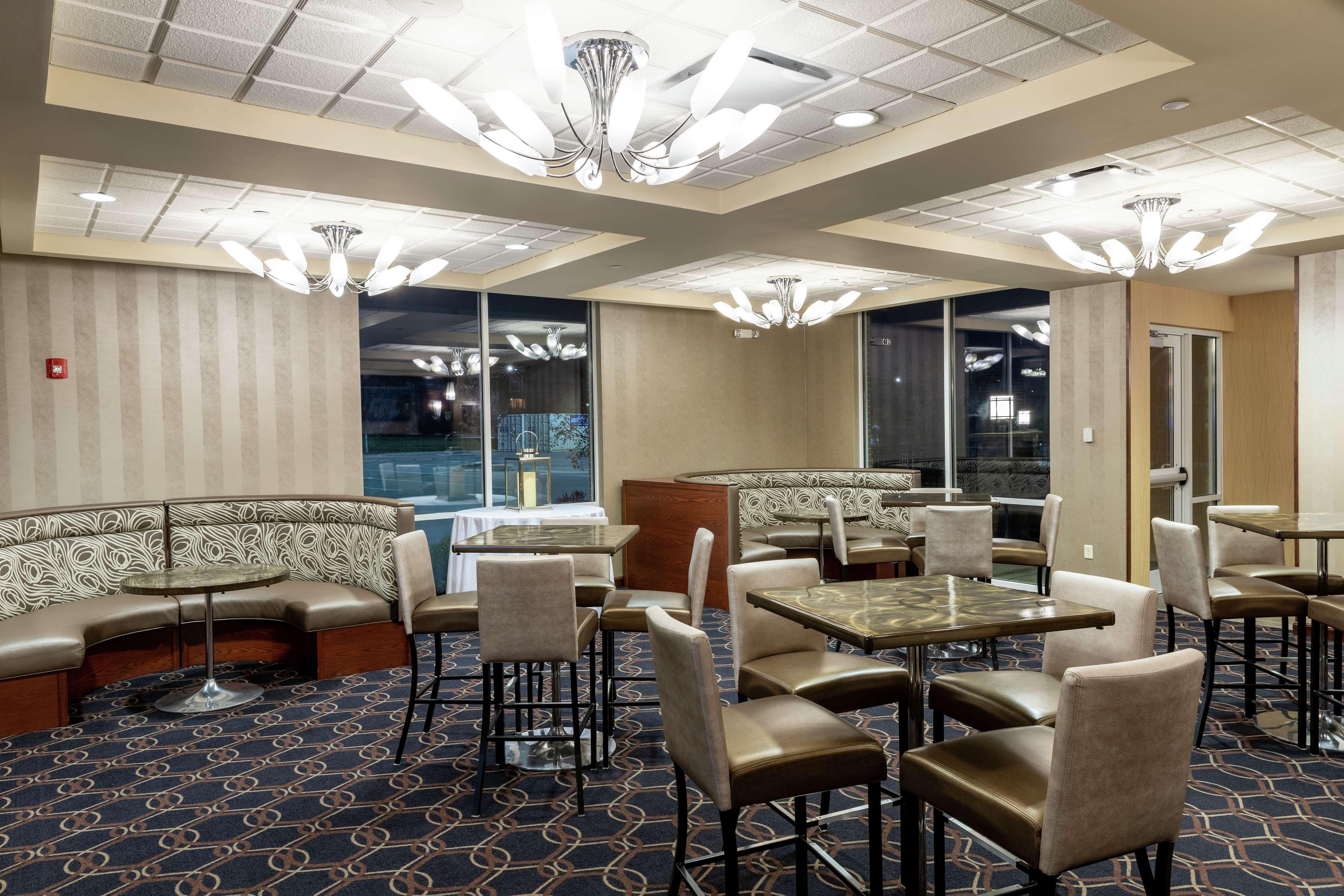 Hilton Garden Inn Уест Де Мойн Екстериор снимка