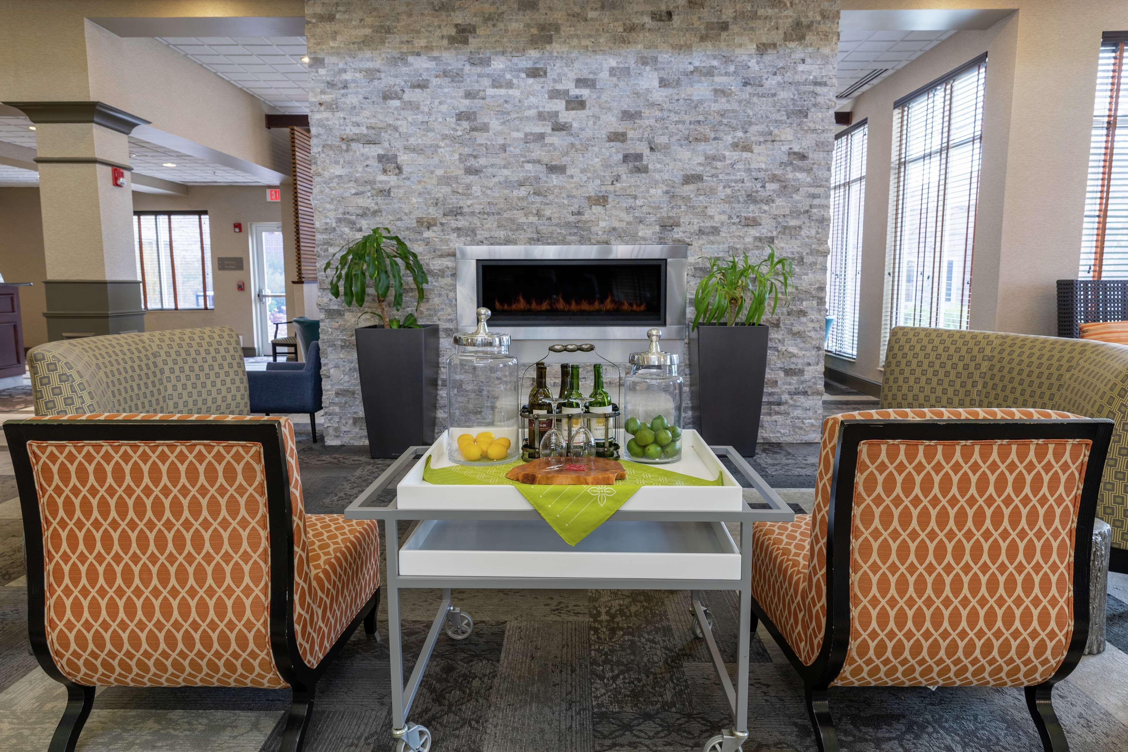 Hilton Garden Inn Уест Де Мойн Екстериор снимка