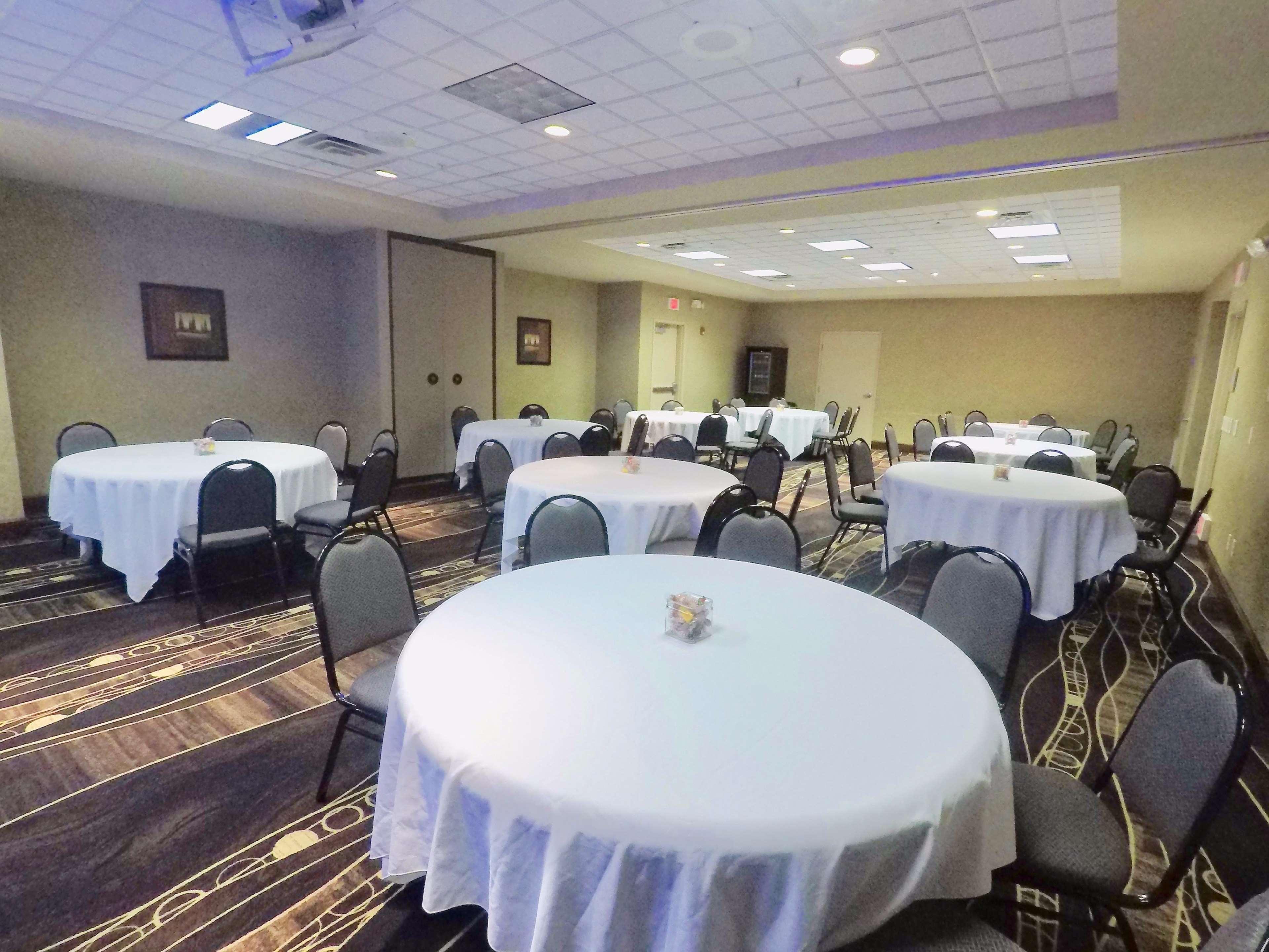 Hilton Garden Inn Уест Де Мойн Екстериор снимка