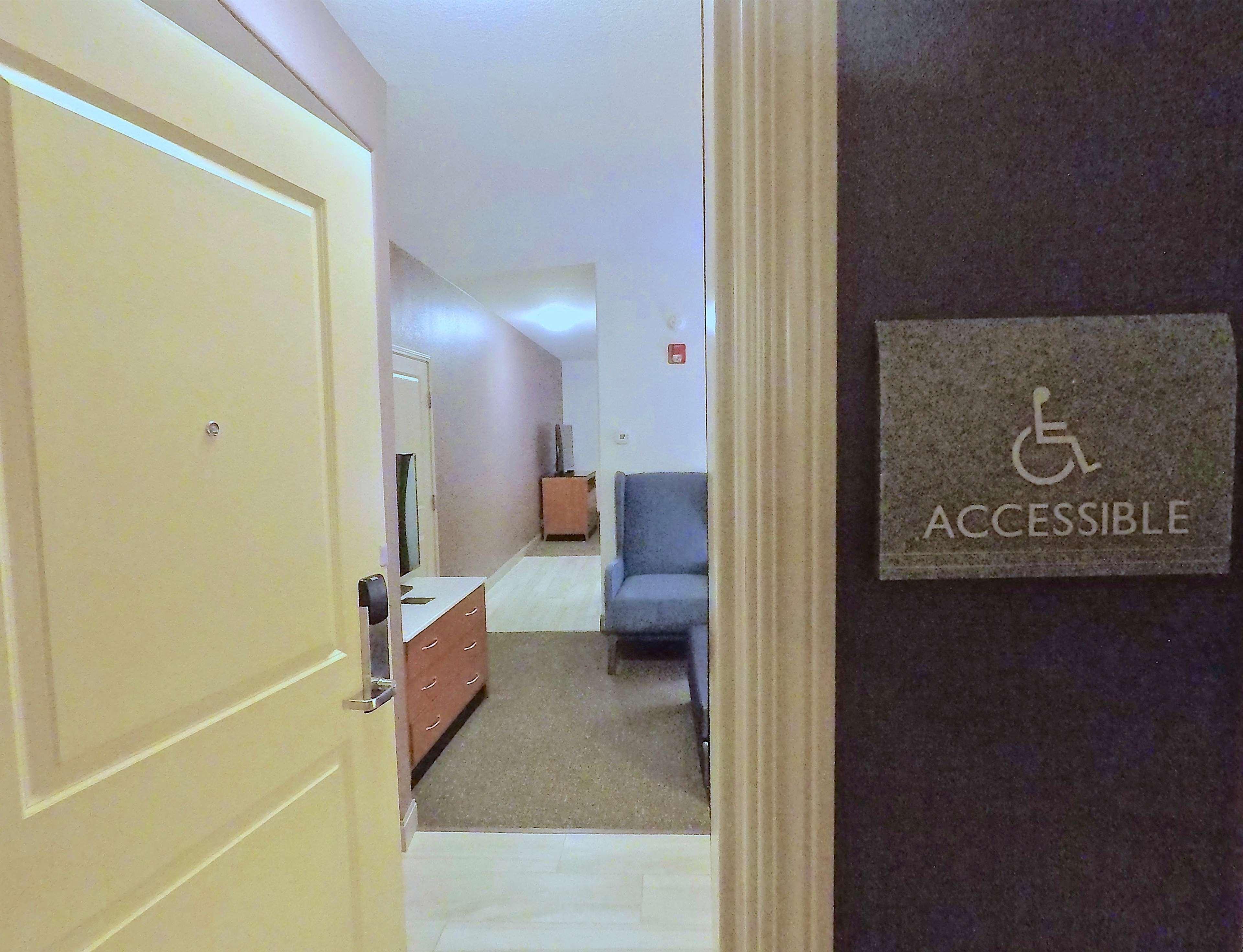 Hilton Garden Inn Уест Де Мойн Екстериор снимка
