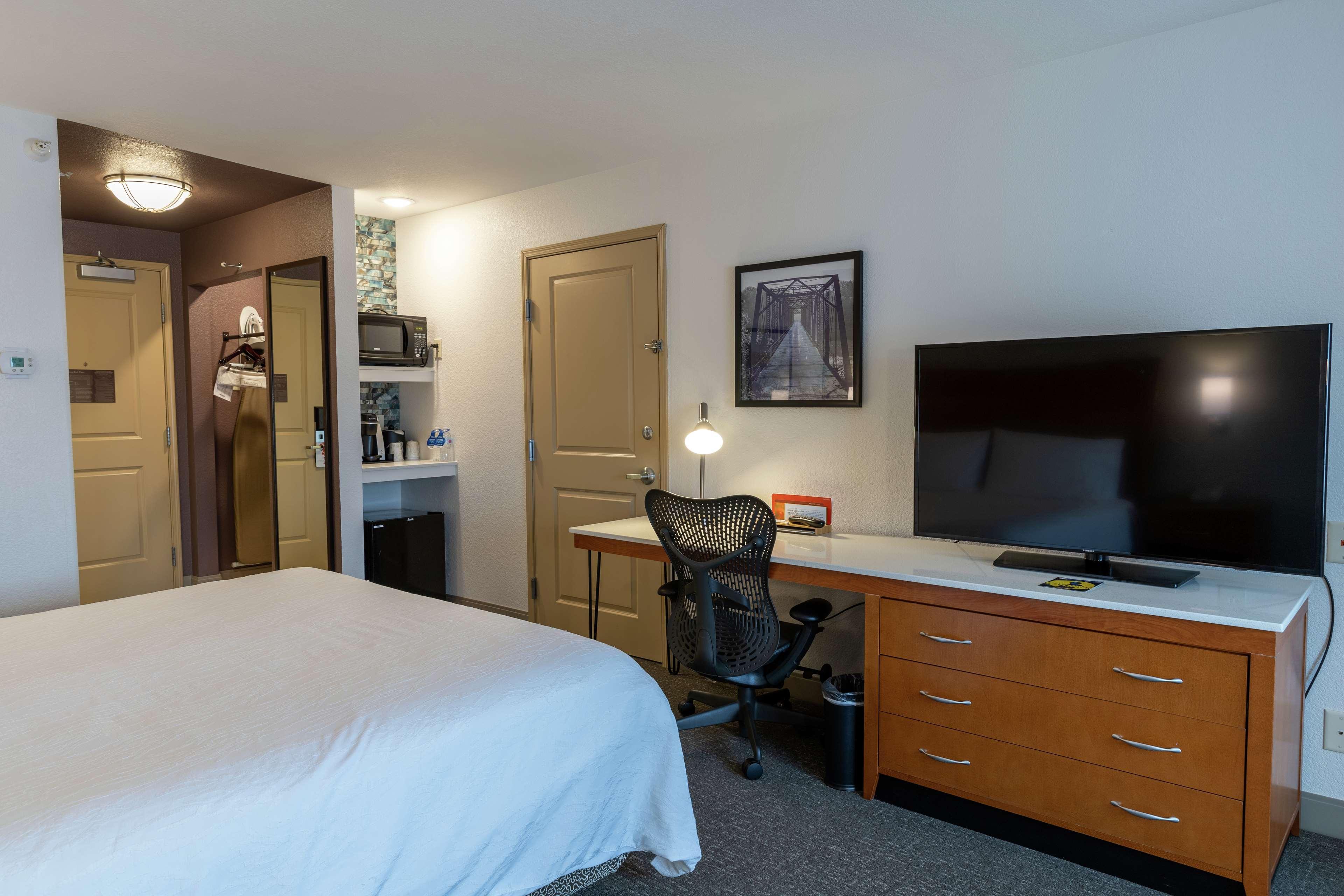 Hilton Garden Inn Уест Де Мойн Екстериор снимка
