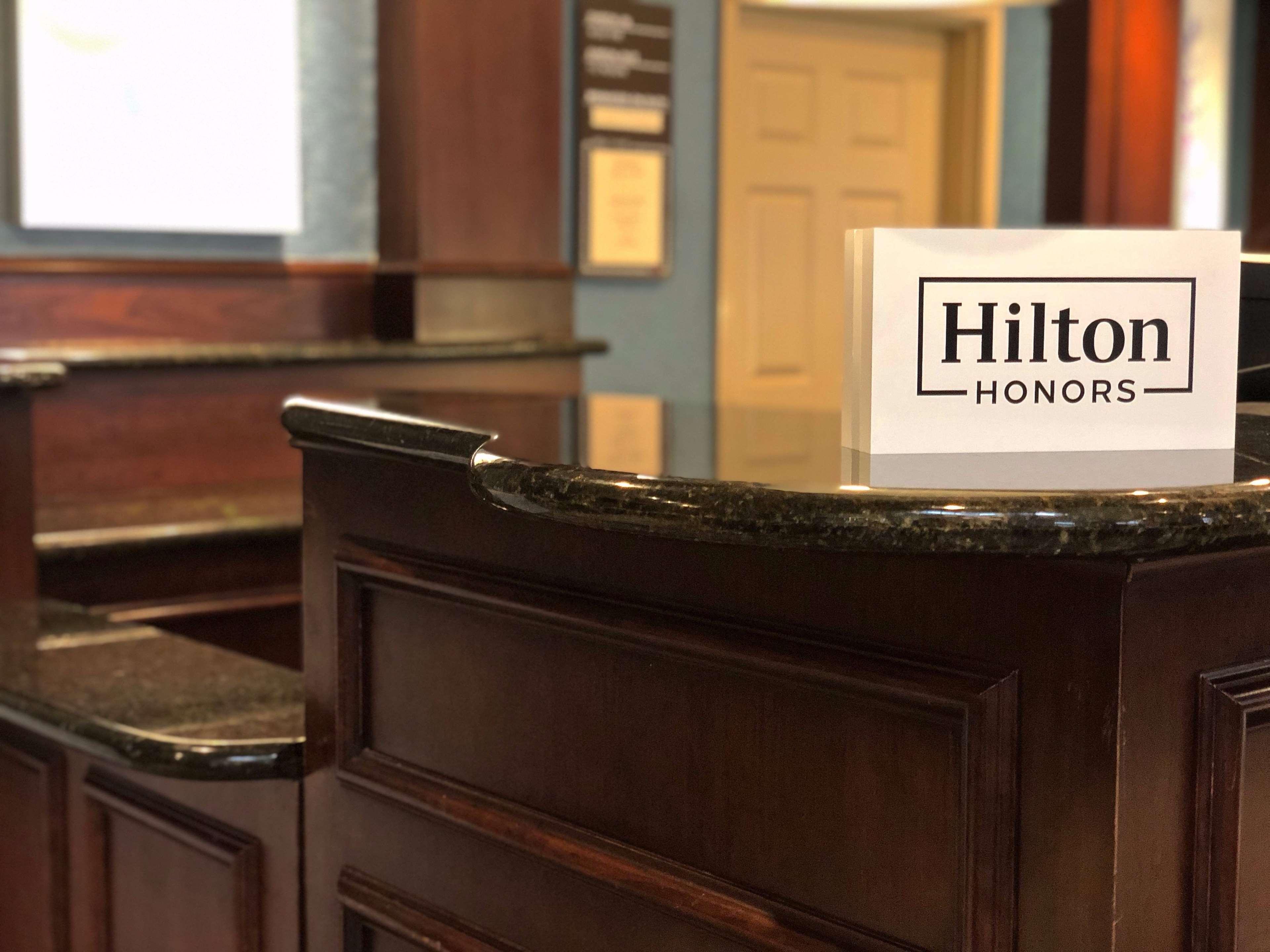 Hilton Garden Inn Уест Де Мойн Екстериор снимка