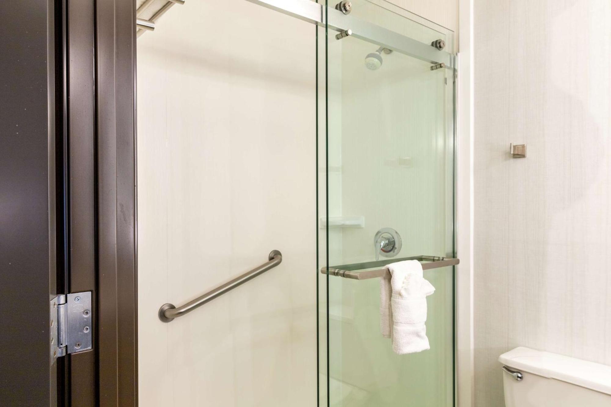 Hilton Garden Inn Уест Де Мойн Екстериор снимка