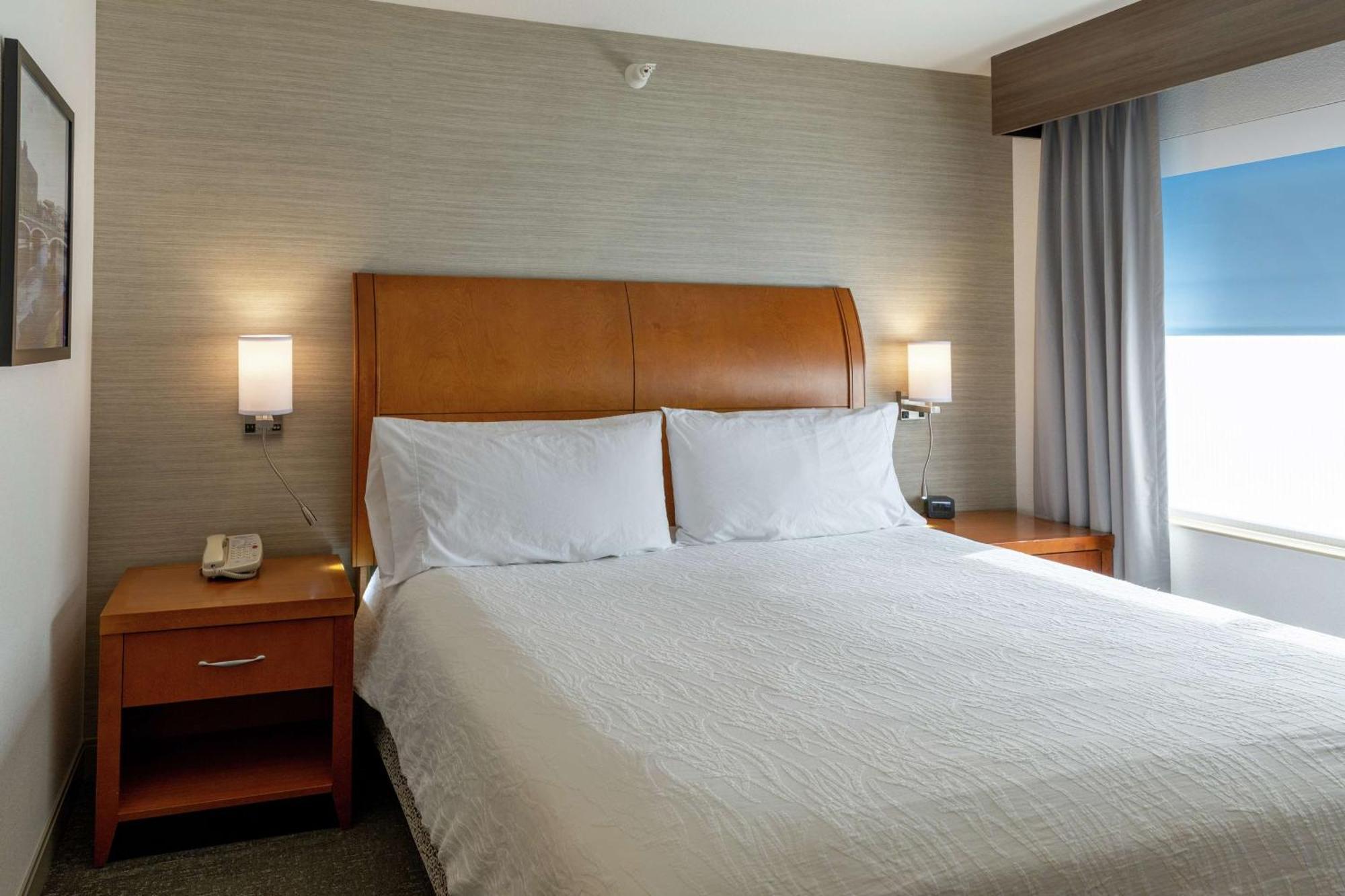 Hilton Garden Inn Уест Де Мойн Екстериор снимка