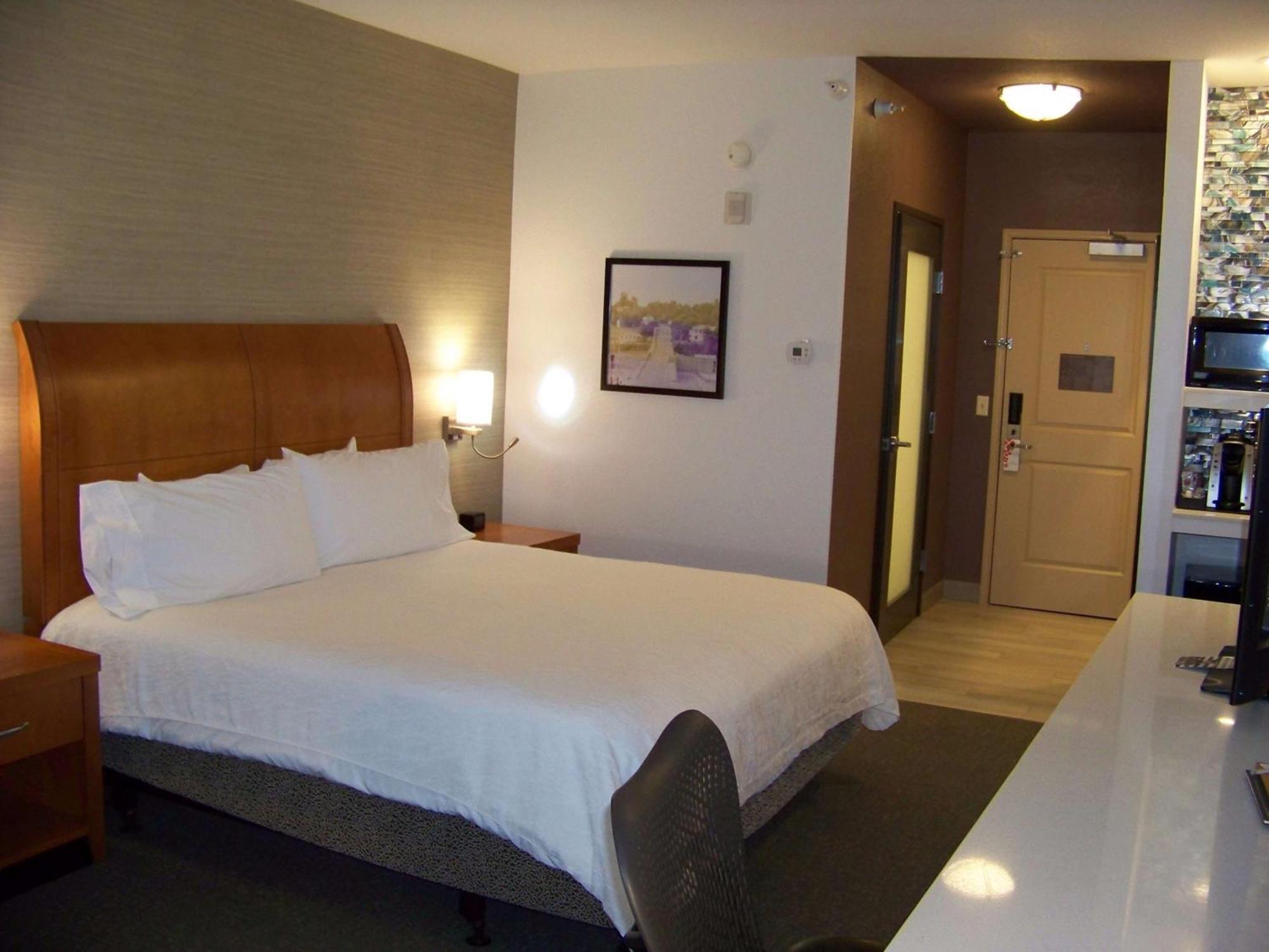 Hilton Garden Inn Уест Де Мойн Екстериор снимка